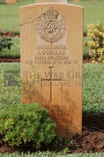 BEIRUT WAR CEMETERY - DOUGLAS, ISAAC